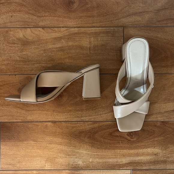 Heels - Picture 2 of 3